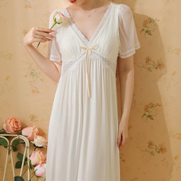 French Court Short-Sleeved Nightdress with Chest Pad