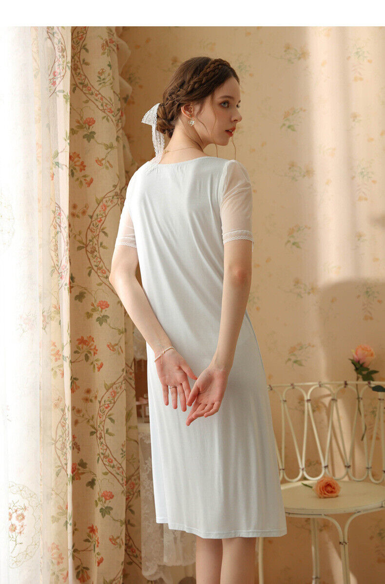 French Court Short-Sleeved Nightdress with Chest Pad