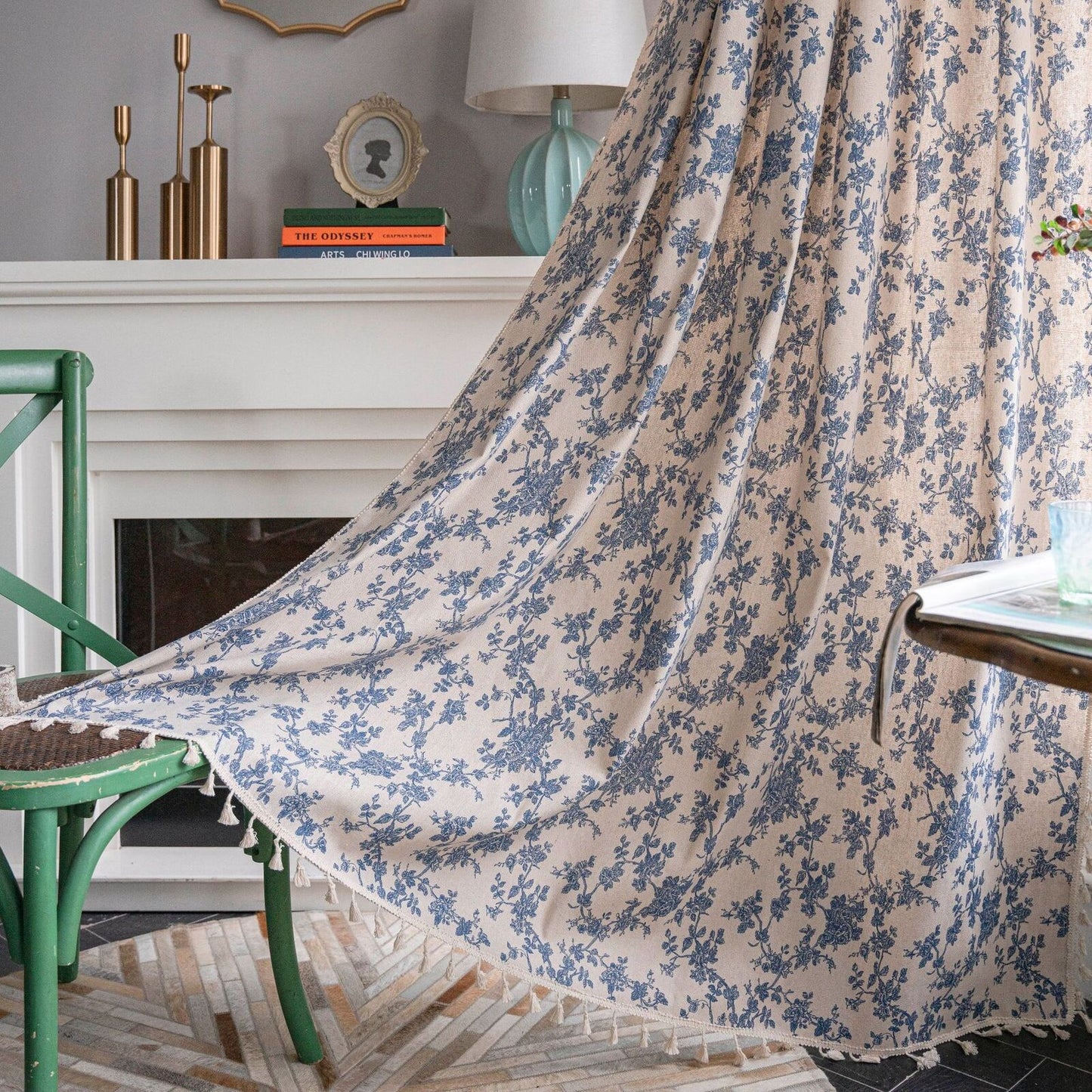 Curtains in Cotton and Linen Blend with Blue Floral Print