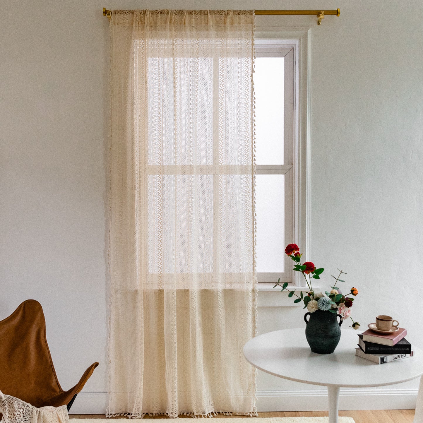 Gentle hollow curtains