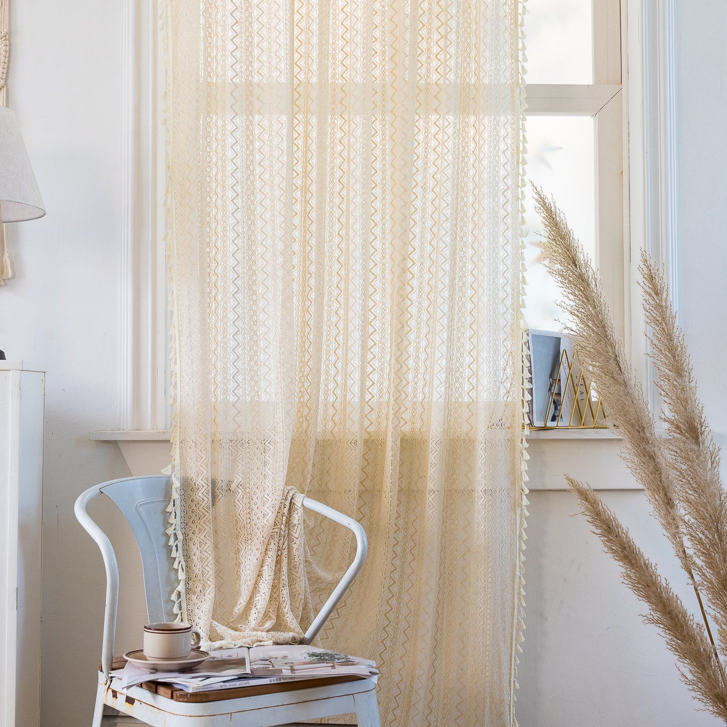 Gentle hollow curtains